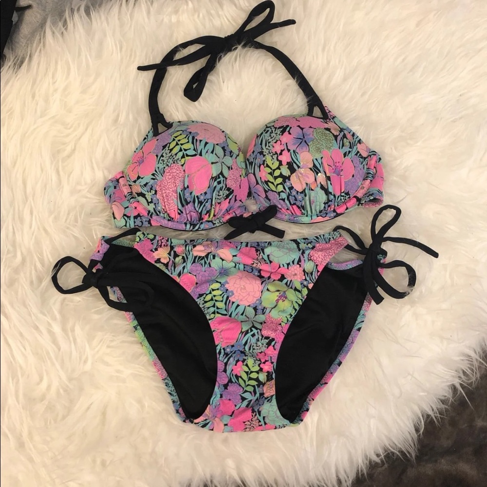 Victoria’s Secret push-up bikini set